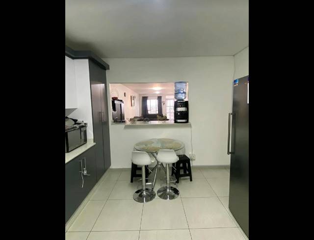 3 BEDROOM PROPERTY TO RENT IN ESSENWOOD